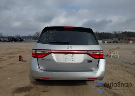 2013 Honda Odyssey Touring/Touring Elite из США, поврежденный, VIN 5FNRL5H90DB048099